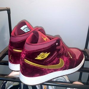 Nike Air Jordan 1 Retro Heiress Velvet
